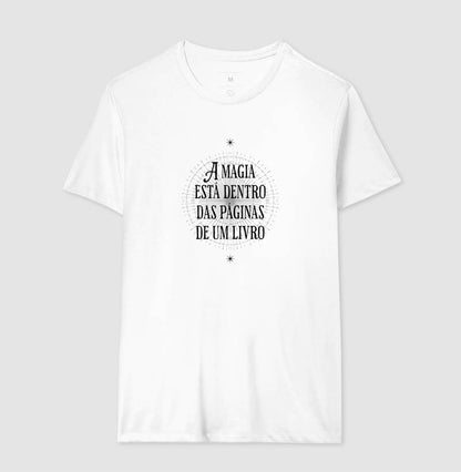 Camiseta Magia nas páginas