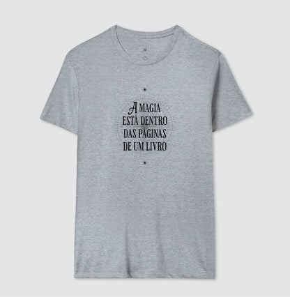 Camiseta Magia nas páginas