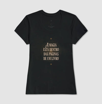 Camiseta Magia nas páginas