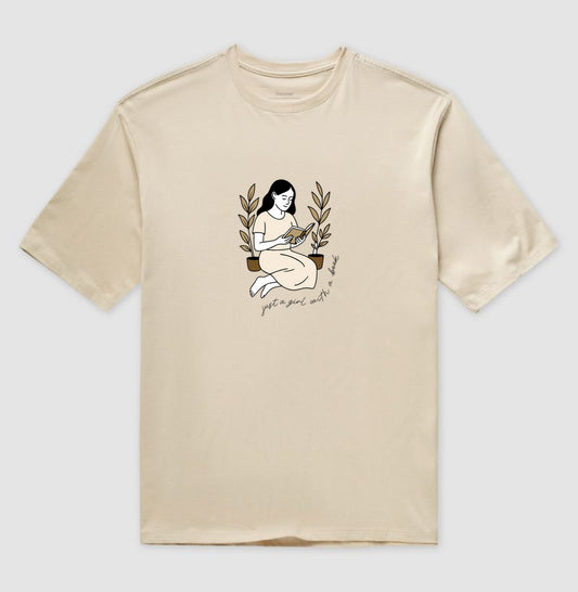 Camiseta oversized Just a Girl with a Book