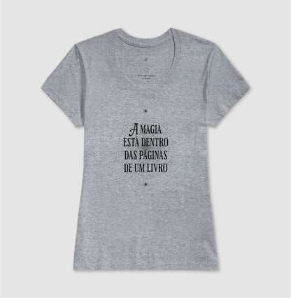 Camiseta Magia nas páginas